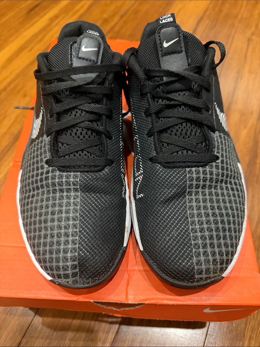 Women’s Nike Metcon 8 size 8.5US - Picture 2 of 6